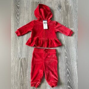 Ralph Lauren Unisex Red Velvet Hoodie Pant Set 6M NWT Baby
Holiday Party